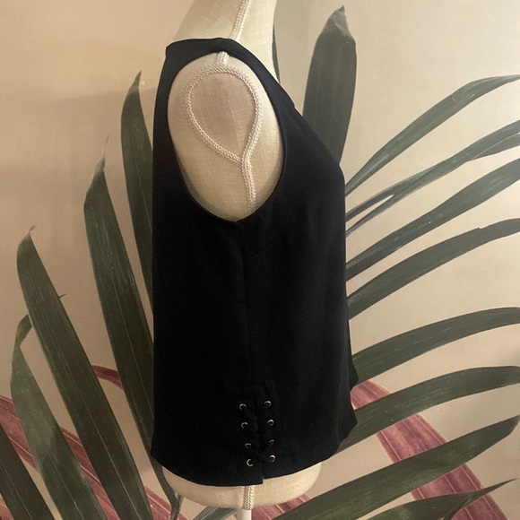 41 Hawthorn Zipper & Side Lace Up Detail - Picture 3 of 8